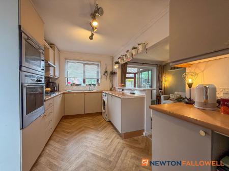 4 bedroom Detached house for sale in Hine Avenue, Newark, NG24