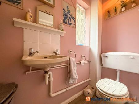 4 bedroom Detached house for sale in Hine Avenue, Newark, NG24