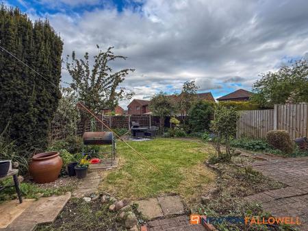 4 bedroom Detached house for sale in Hine Avenue, Newark, NG24