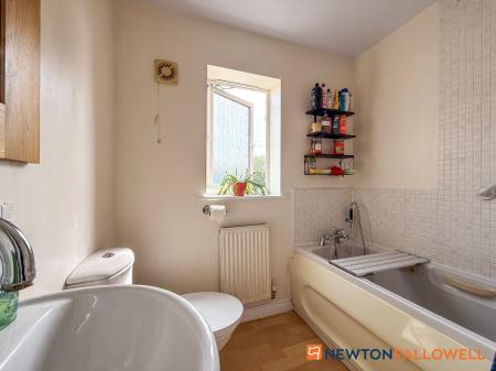 3 bedroom End of terrace house for sale in Emmendingen Avenue, Newark, NG24