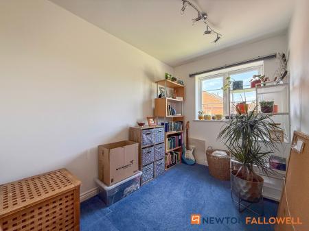 3 bedroom End of terrace house for sale in Emmendingen Avenue, Newark, NG24