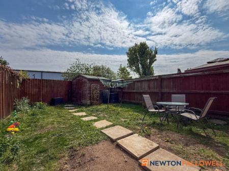 3 bedroom End of terrace house for sale in Emmendingen Avenue, Newark, NG24