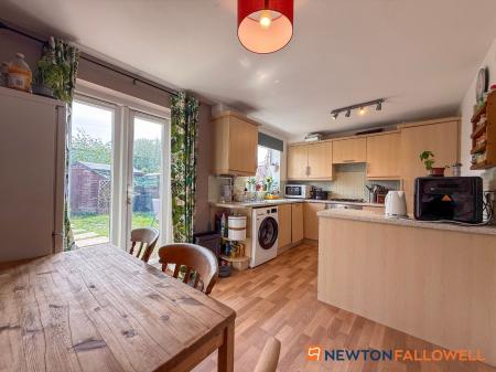 3 bedroom End of terrace house for sale in Emmendingen Avenue, Newark, NG24