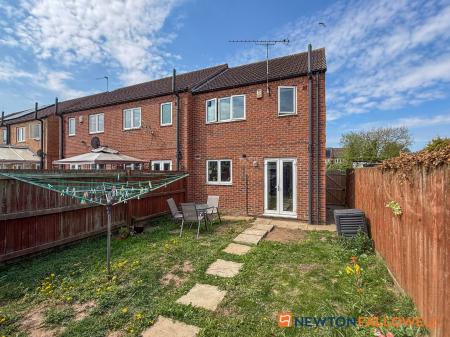 3 bedroom End of terrace house for sale in Emmendingen Avenue, Newark, NG24