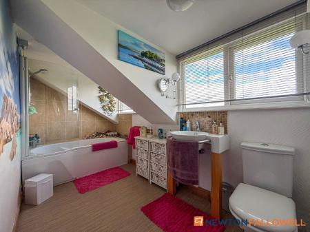 4 bedroom Detached house for sale in Kersall, Newark, NG22