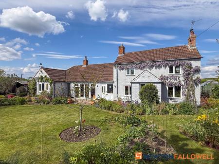 4 bedroom Detached house for sale in Kersall, Newark, NG22