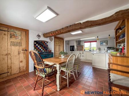 4 bedroom Detached house for sale in Kersall, Newark, NG22