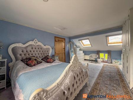 4 bedroom Detached house for sale in Kersall, Newark, NG22