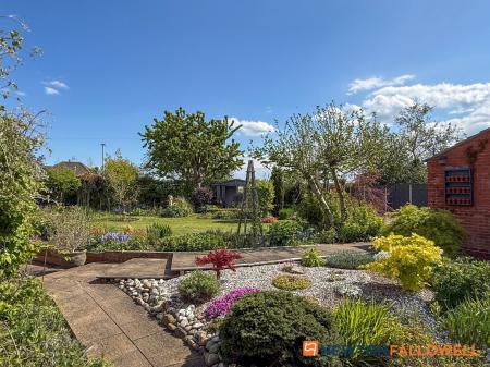 4 bedroom Detached house for sale in Kersall, Newark, NG22