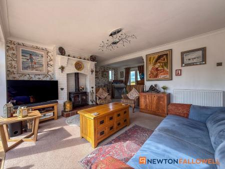 4 bedroom Detached house for sale in Kersall, Newark, NG22