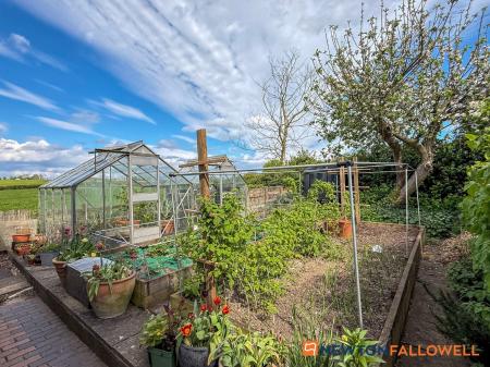 4 bedroom Detached house for sale in Kersall, Newark, NG22