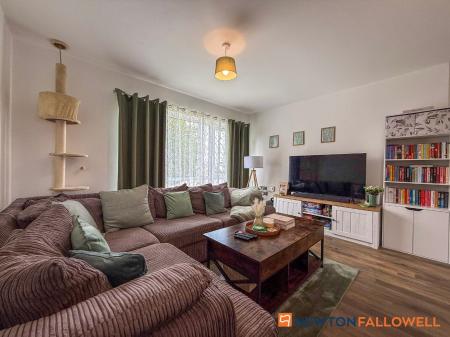 2 bedroom Maisonette for sale in Lord Hawke Way, Newark, NG24