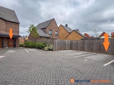 2 bedroom Maisonette for sale in Lord Hawke Way, Newark, NG24
