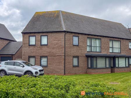 2 bedroom Maisonette for sale in Lord Hawke Way, Newark, NG24