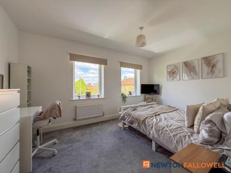 2 bedroom Maisonette for sale in Lord Hawke Way, Newark, NG24