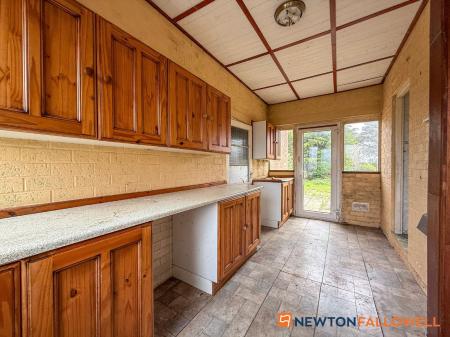2 bedroom Chalet for sale in Norwell Lane, Cromwell, NG23