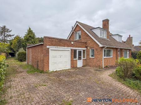 2 bedroom Chalet for sale in Norwell Lane, Cromwell, NG23