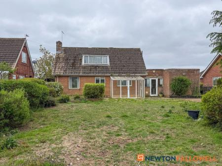 2 bedroom Chalet for sale in Norwell Lane, Cromwell, NG23