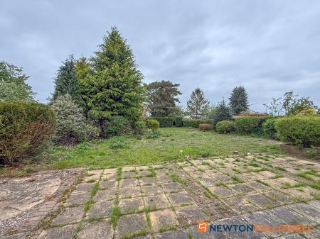 2 bedroom Chalet for sale in Norwell Lane, Cromwell, NG23