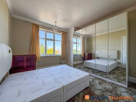 3 bedroom Detached house for sale in Fosse Road, Farndon, NG24
