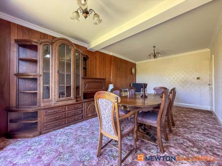 3 bedroom Detached house for sale in Fosse Road, Farndon, NG24