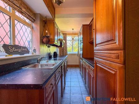 3 bedroom Detached house for sale in Fosse Road, Farndon, NG24