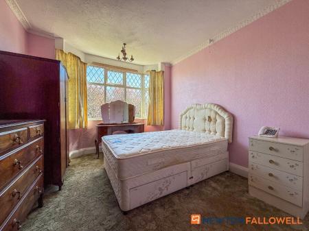 3 bedroom Detached house for sale in Fosse Road, Farndon, NG24