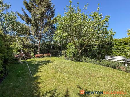 3 bedroom Detached house for sale in Fosse Road, Farndon, NG24