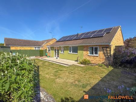 3 bedroom Detached bungalow for sale in Wordsworth Drive, Balderton, NG24