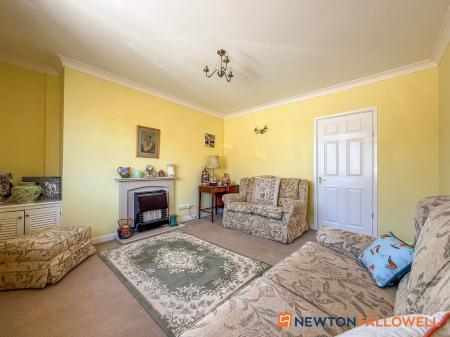 3 bedroom Detached bungalow for sale in Wordsworth Drive, Balderton, NG24