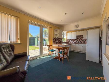3 bedroom Detached bungalow for sale in Wordsworth Drive, Balderton, NG24
