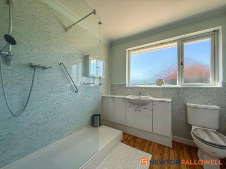 3 bedroom Detached bungalow for sale in Wordsworth Drive, Balderton, NG24