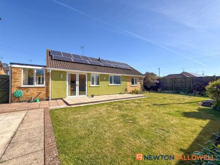 3 bedroom Detached bungalow for sale in Wordsworth Drive, Balderton, NG24