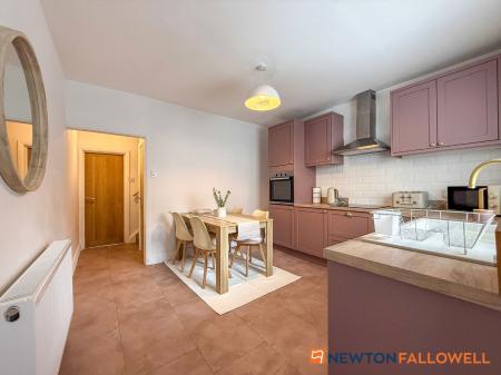 2 bedroom Terraced House for sale in Newnham Road, Newark, NG24