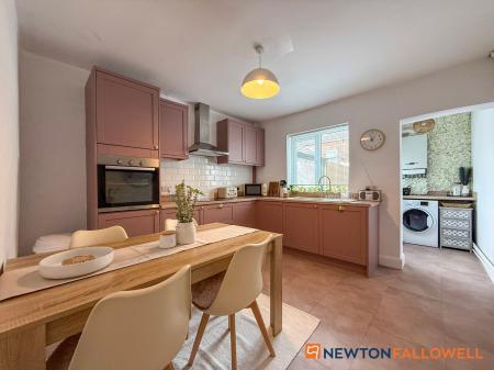 2 bedroom Terraced House for sale in Newnham Road, Newark, NG24