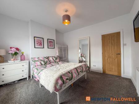 2 bedroom Terraced House for sale in Newnham Road, Newark, NG24