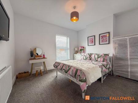 2 bedroom Terraced House for sale in Newnham Road, Newark, NG24
