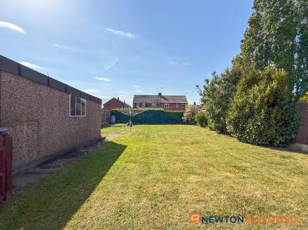 3 bedroom Semi-detached house for sale in Staunton Road, Newark, NG24