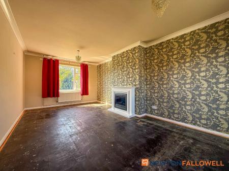 3 bedroom Semi-detached house for sale in Staunton Road, Newark, NG24