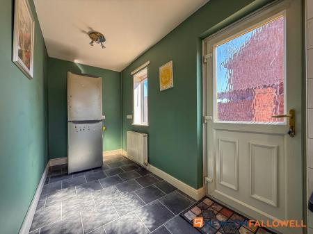3 bedroom Semi-detached house for sale in Staunton Road, Newark, NG24