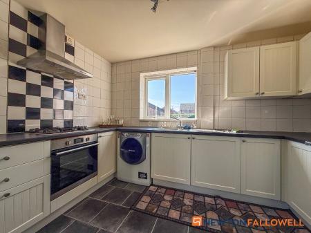 3 bedroom Semi-detached house for sale in Staunton Road, Newark, NG24