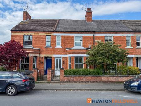 3 bedroom Terraced House for sale in Harcourt Street, Newark, NG24