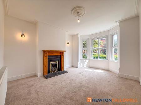 3 bedroom Terraced House for sale in Harcourt Street, Newark, NG24