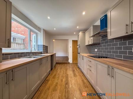 3 bedroom Terraced House for sale in Harcourt Street, Newark, NG24
