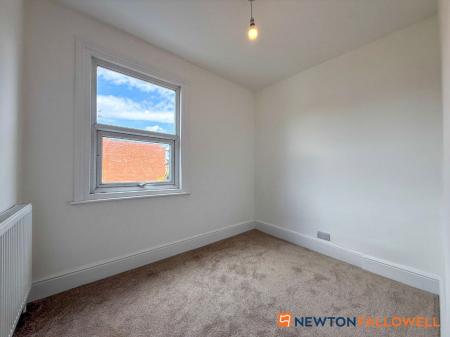 3 bedroom Terraced House for sale in Harcourt Street, Newark, NG24