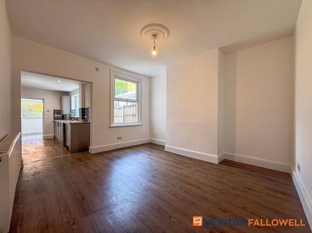 3 bedroom Terraced House for sale in Harcourt Street, Newark, NG24