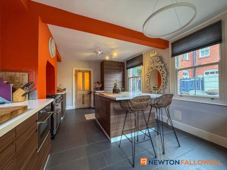 4 bedroom Semi-detached house for sale in The Park, Newark, NG24