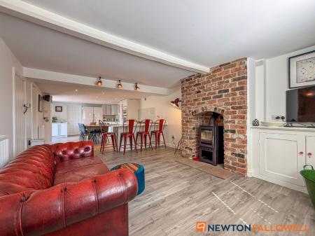 4 bedroom Detached house for sale in High Street, Collingham, NG23