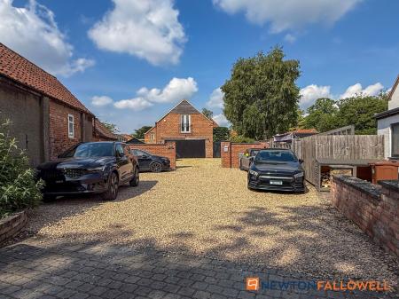 4 bedroom Detached house for sale in High Street, Collingham, NG23