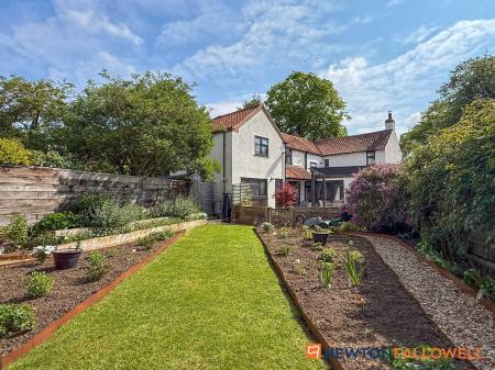 4 bedroom Detached house for sale in High Street, Collingham, NG23